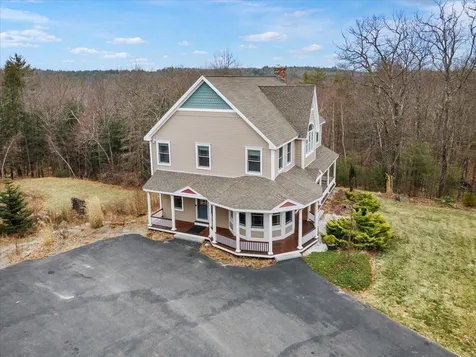 131 Lindsey Way Goffstown NH 03045