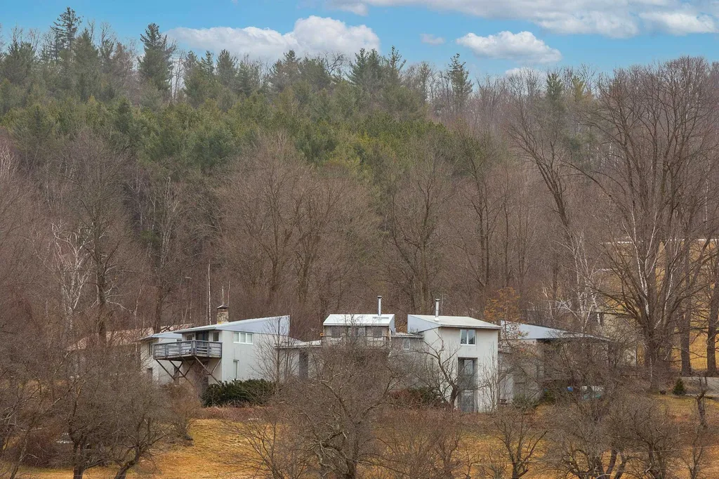 148 East Hill Road Woodstock VT 05071