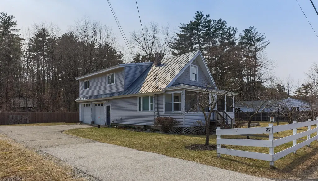 27 Shore Drive Goffstown NH 03045