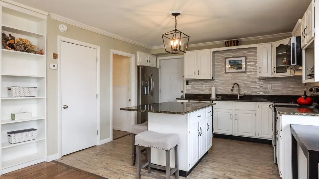 27 Shore Drive Goffstown NH 03045