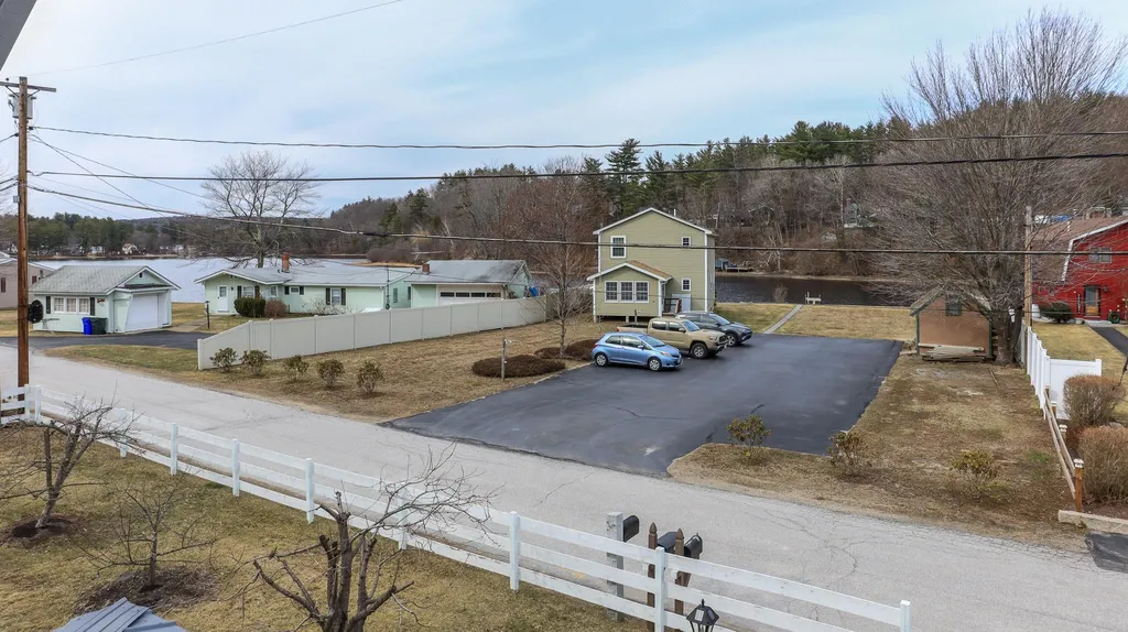 27 Shore Drive Goffstown NH 03045