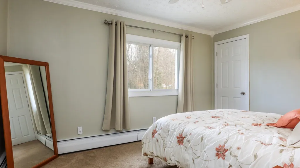 27 Shore Drive Goffstown NH 03045