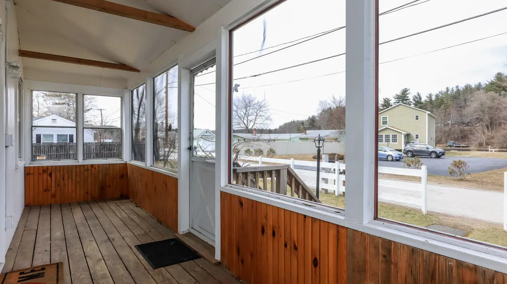 27 Shore Drive Goffstown NH 03045