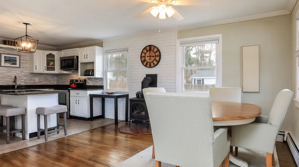 27 Shore Drive Goffstown NH 03045
