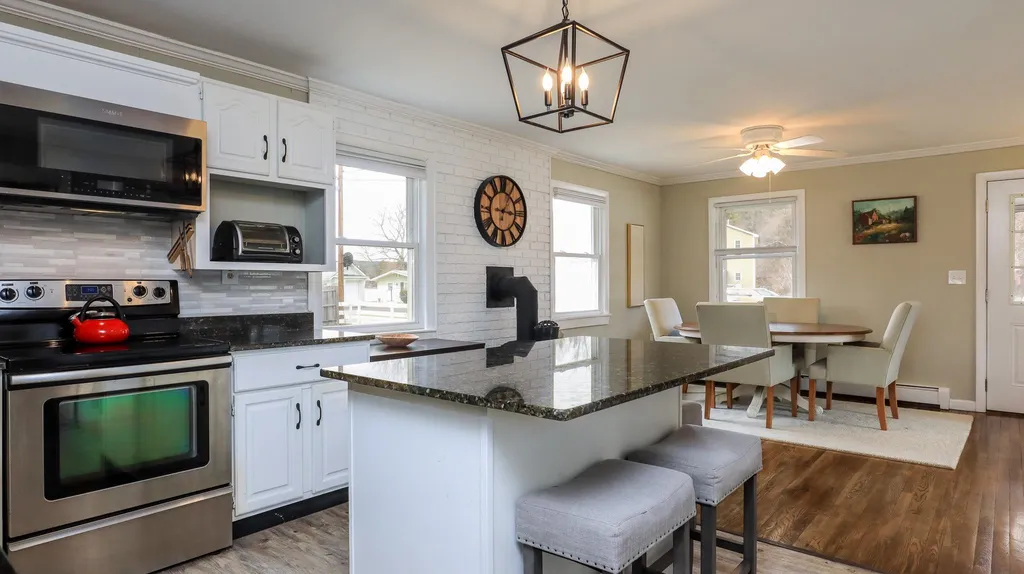 27 Shore Drive Goffstown NH 03045