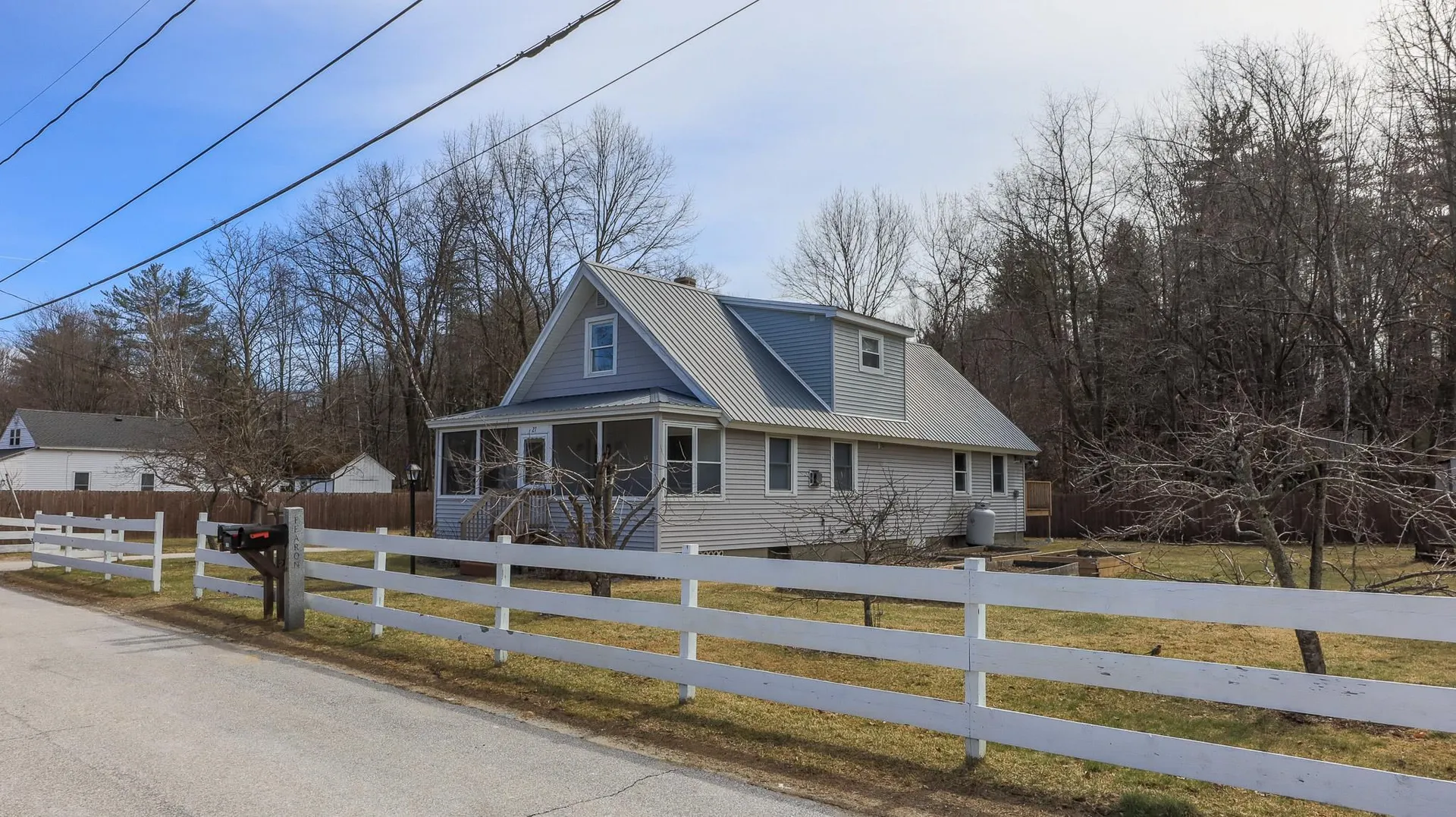 27 Shore Drive Goffstown NH 03045