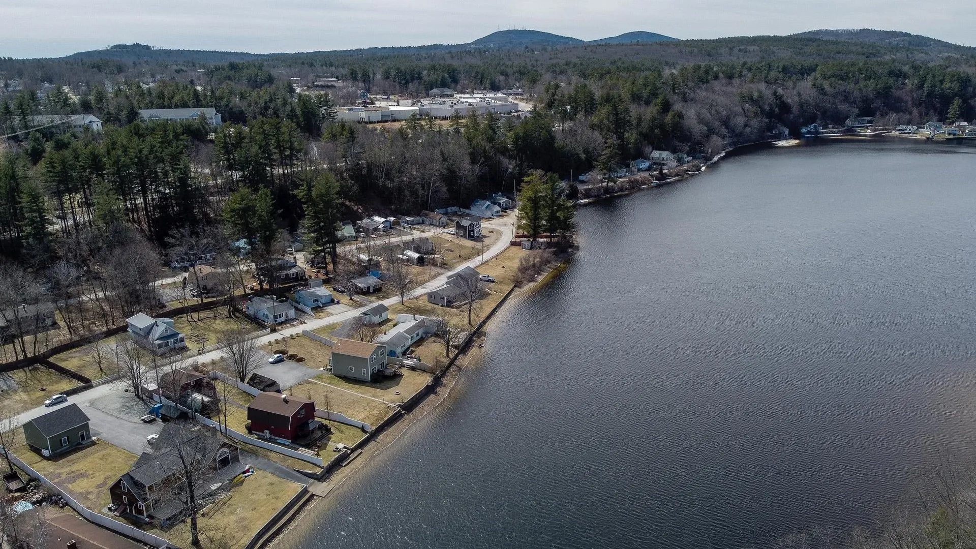 27 Shore Drive Goffstown NH 03045