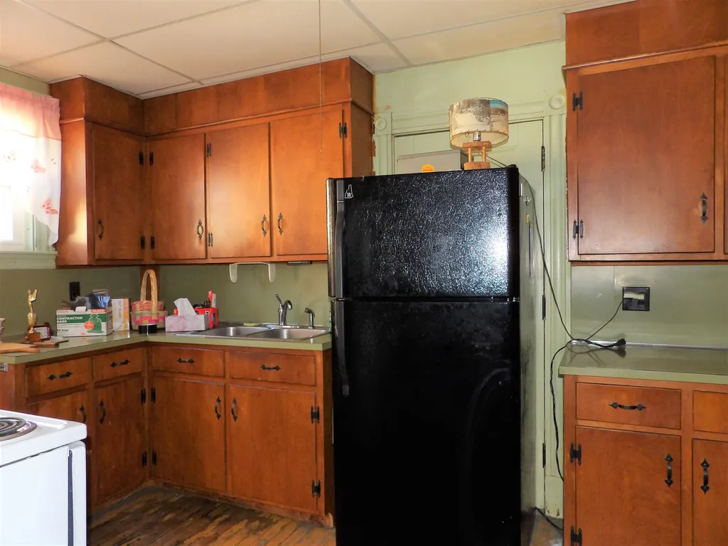 30 Oak Street Franklin NH 03235