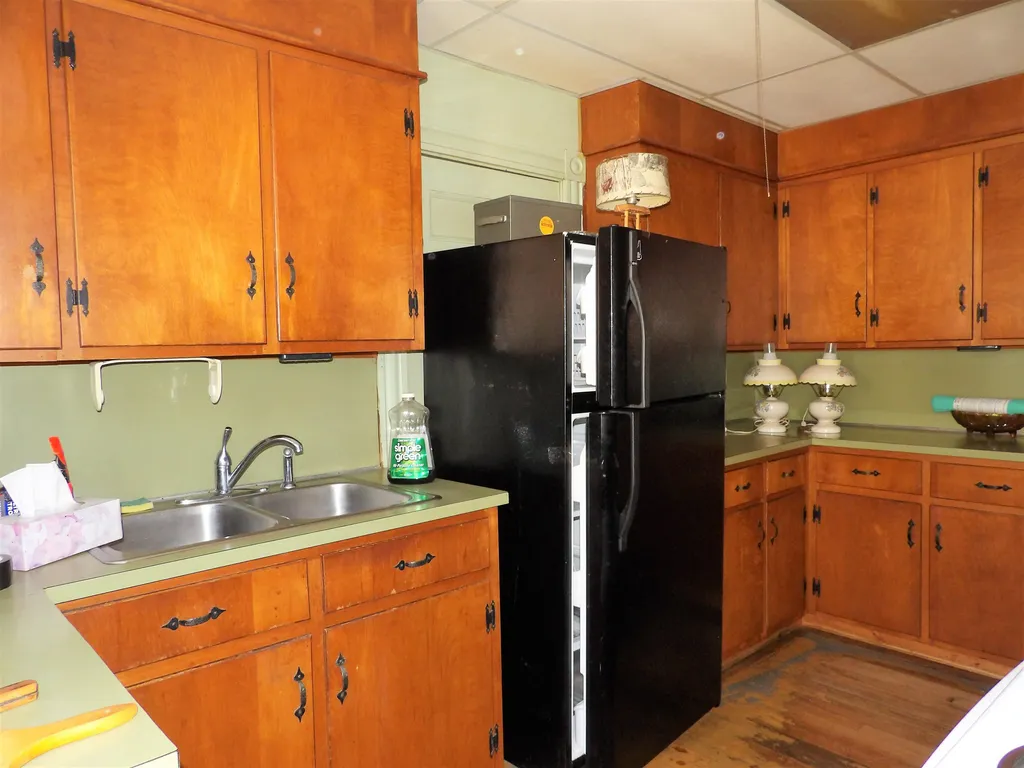 30 Oak Street Franklin NH 03235