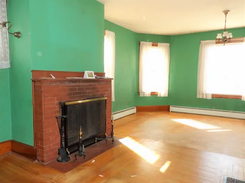 30 Oak Street Franklin NH 03235