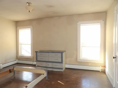 30 Oak Street Franklin NH 03235