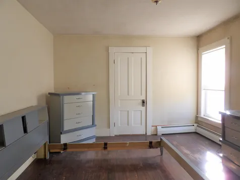 30 Oak Street Franklin NH 03235