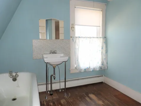 30 Oak Street Franklin NH 03235