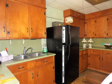 30 Oak Street Franklin NH 03235