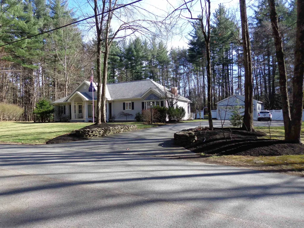 7 Gilson Road Hollis NH 03049