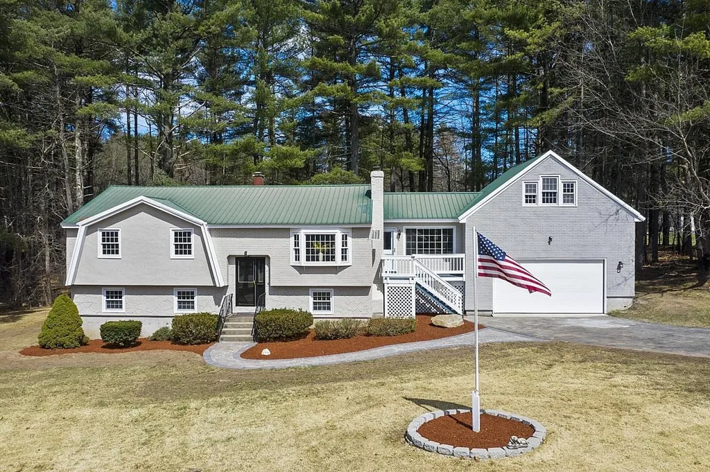 13 Forest Street Windham NH 03087