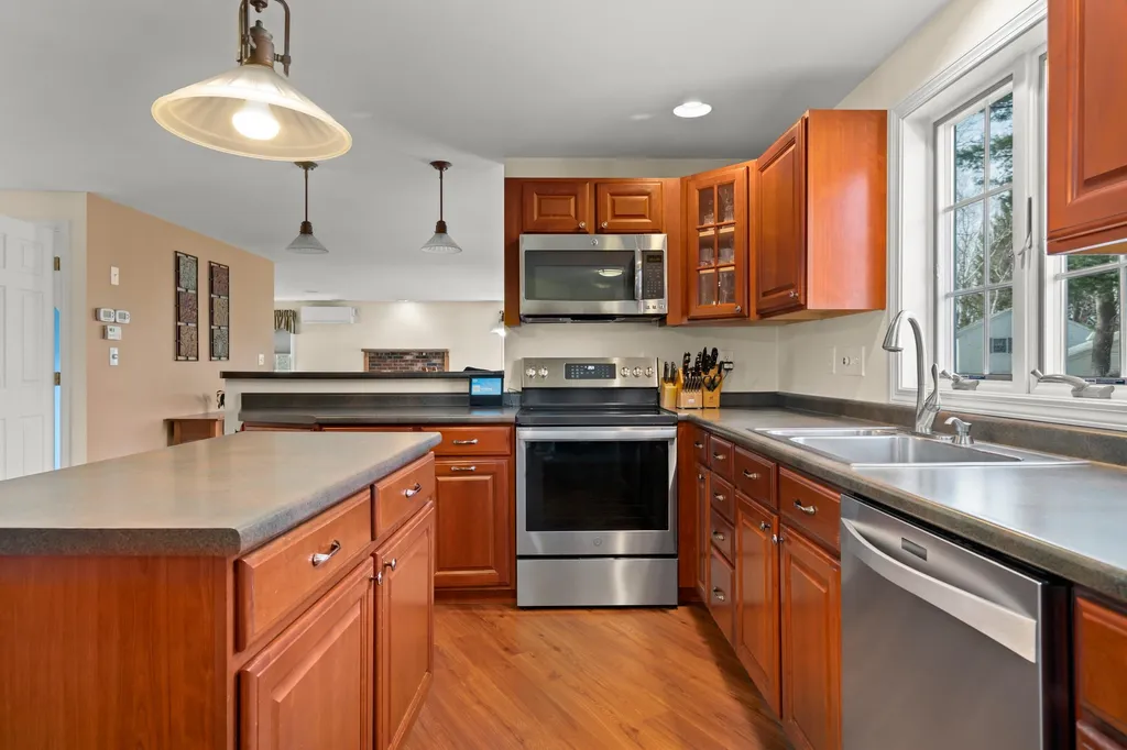 15 William Circle Stratham NH 03885