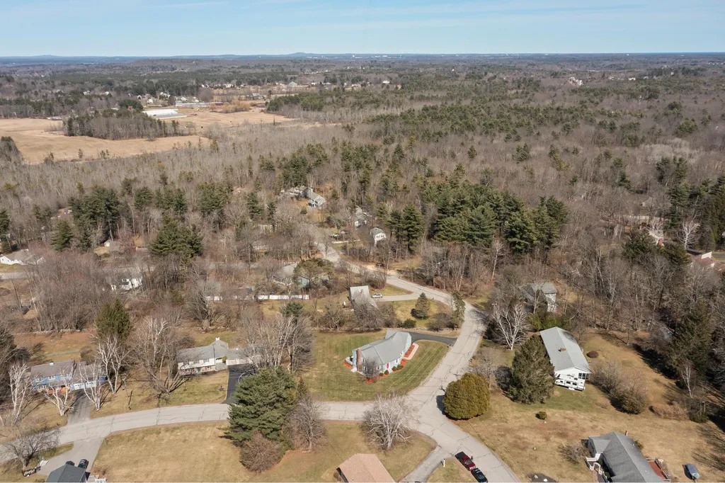 15 William Circle Stratham NH 03885
