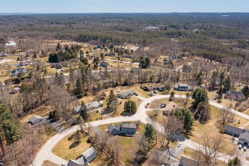15 William Circle Stratham NH 03885