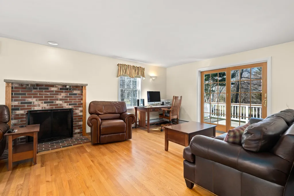 15 William Circle Stratham NH 03885