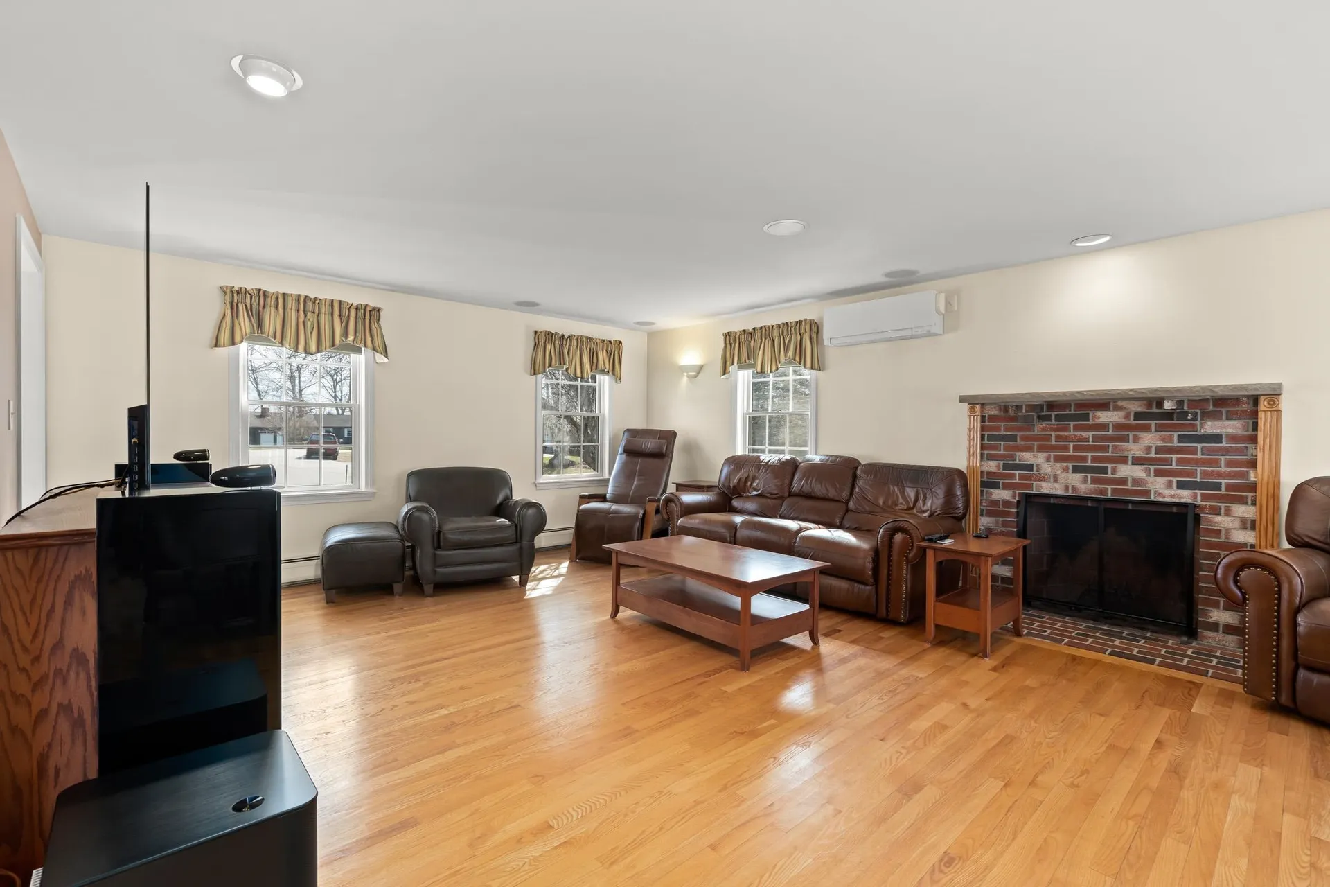 15 William Circle Stratham NH 03885