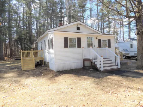 38 Oriole Street Franklin NH 03235