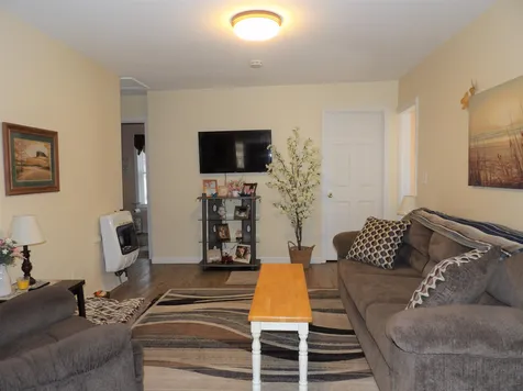38 Oriole Street Franklin NH 03235