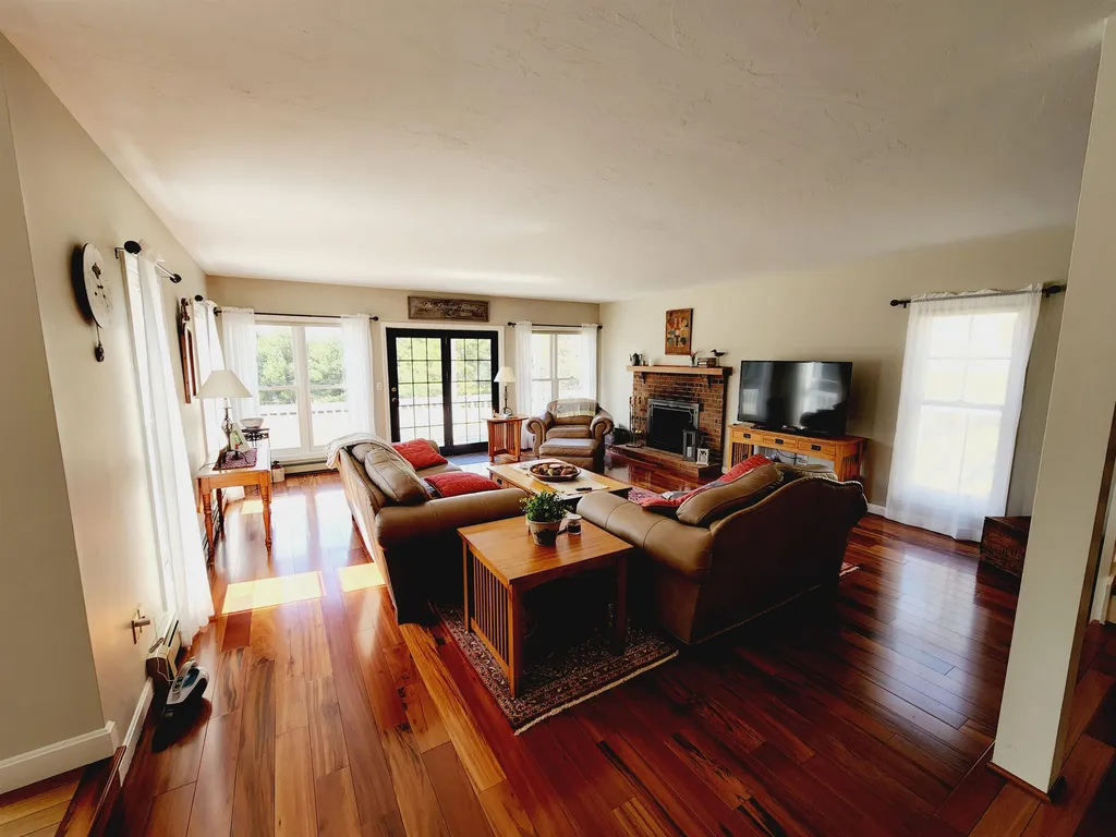 4 Lands End Lane Moultonborough NH 03254