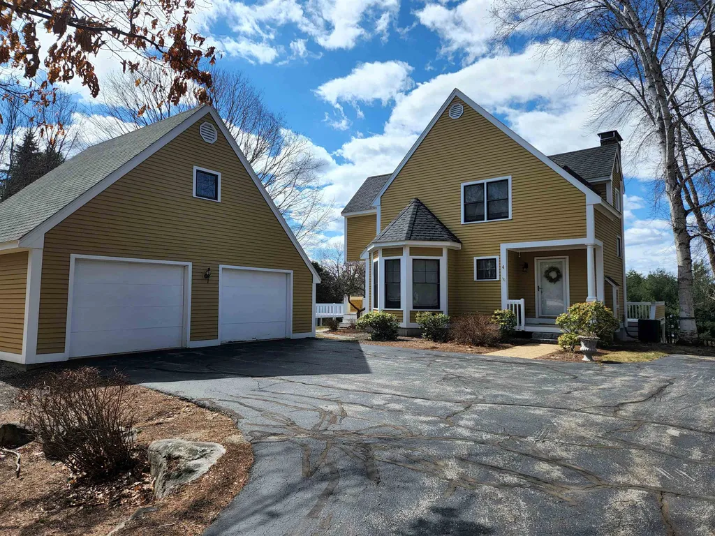 4 Lands End Lane Moultonborough NH 03254