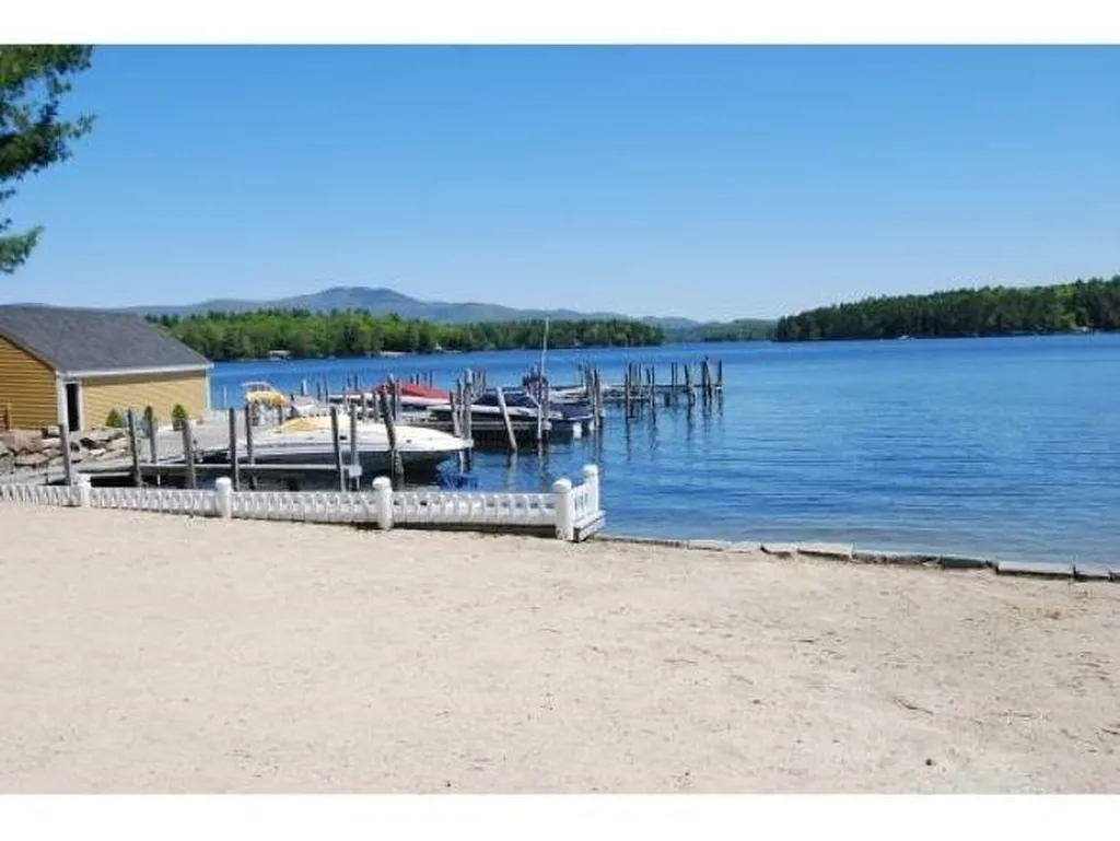 4 Lands End Lane Moultonborough NH 03254