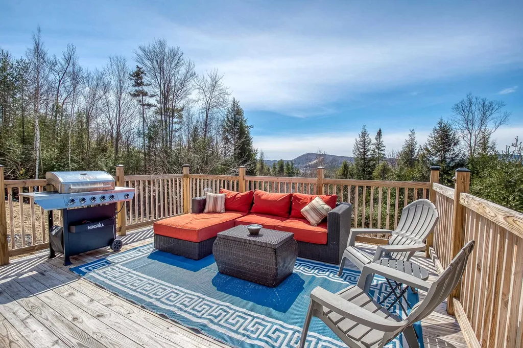 100 Timber Lane Littleton NH 03561