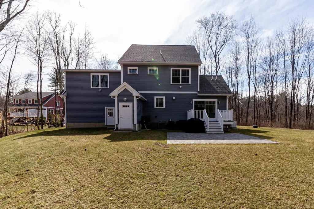 11 Garrison Lane Exeter NH 03833
