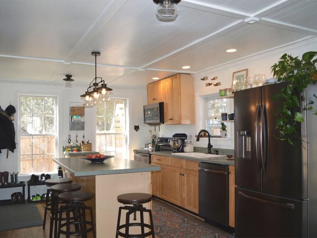 498 Bean Road Colchester VT 05446