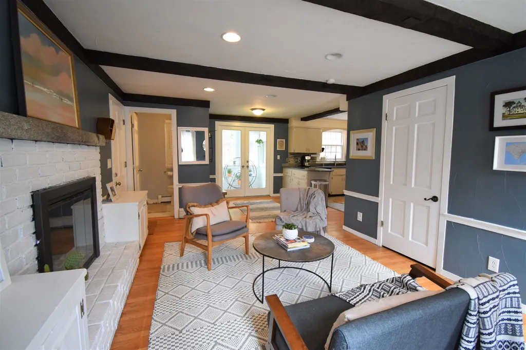 10 Woodland Drive Amherst NH 03031