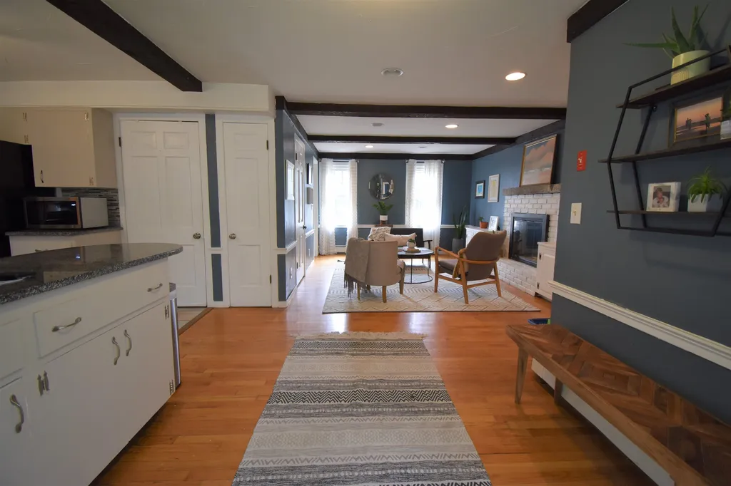 10 Woodland Drive Amherst NH 03031