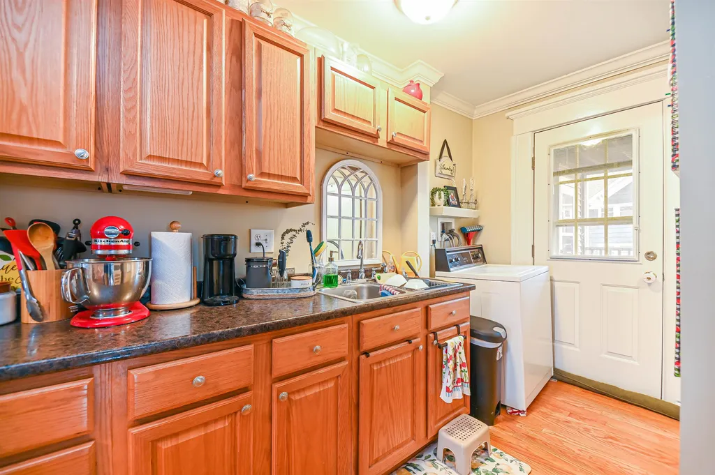 817 Clay Street Manchester NH 03103