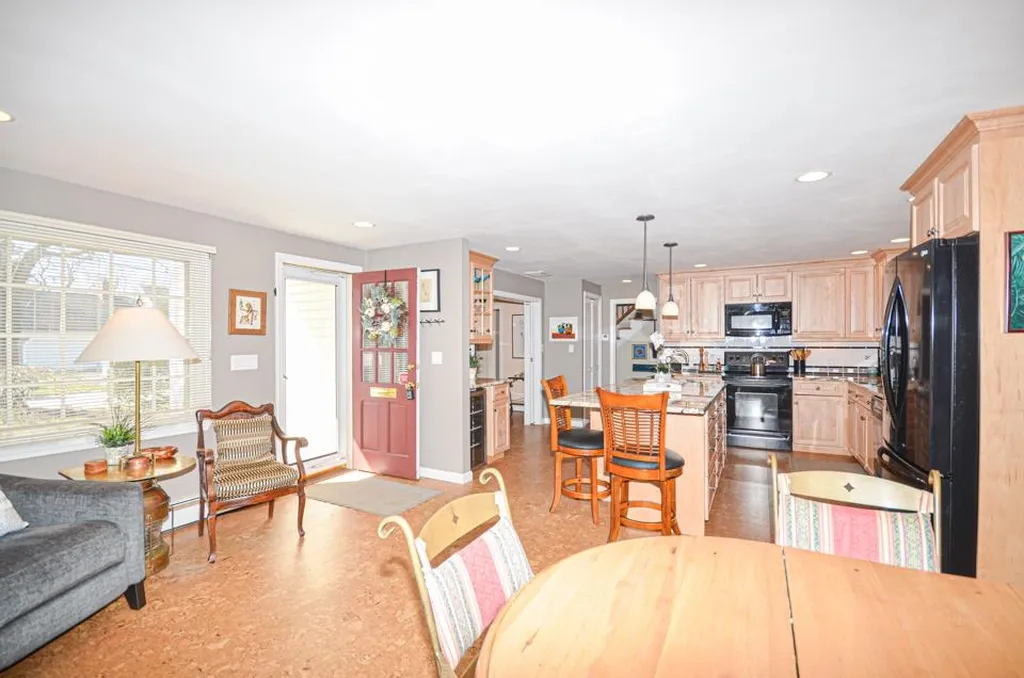130 Steinmetz Drive Manchester NH 03104