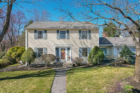 130 Steinmetz Drive Manchester NH 03104