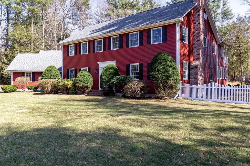 78 Hickory Road Hampstead NH 03841