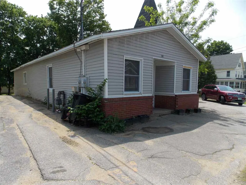 55 Gilford Avenue Laconia NH 03246