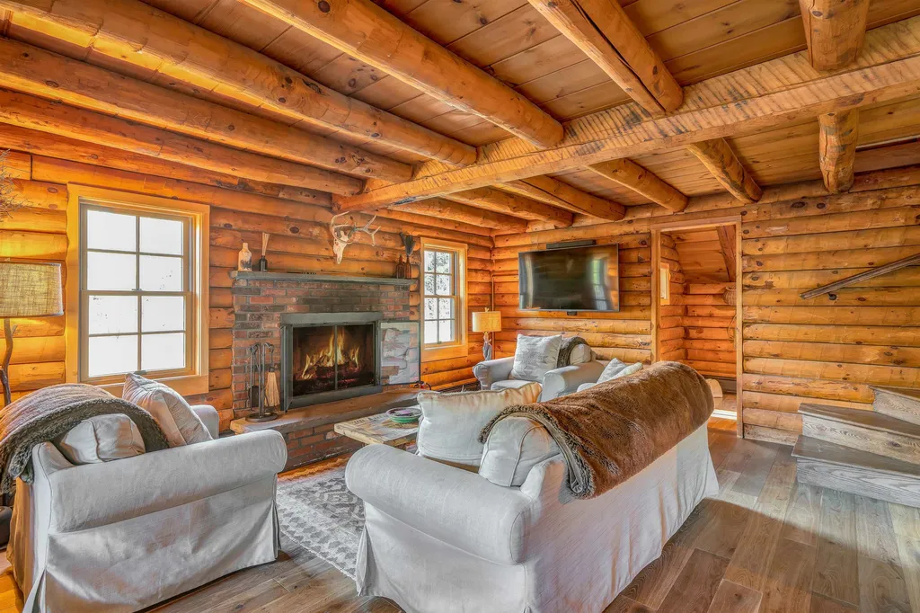 3369 Hartland Hill Road Woodstock VT 05091