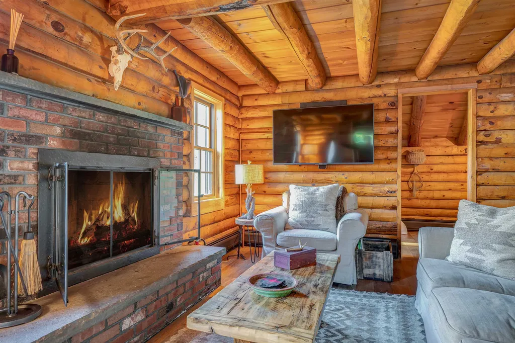 3369 Hartland Hill Road Woodstock VT 05091