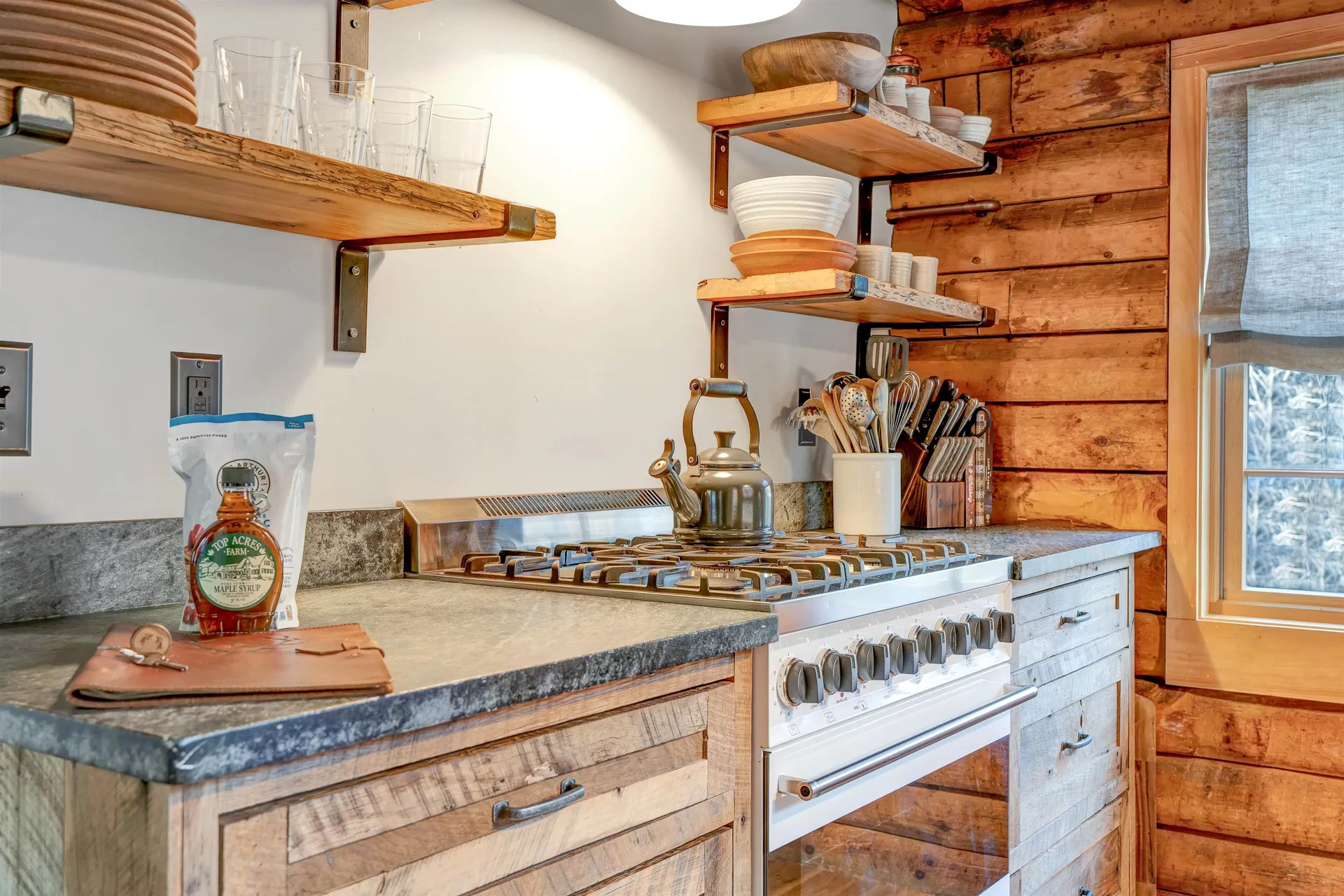 3369 Hartland Hill Road Woodstock VT 05091