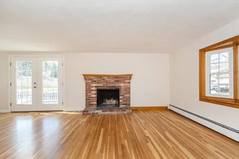 14 Cole Street Salem NH 03079