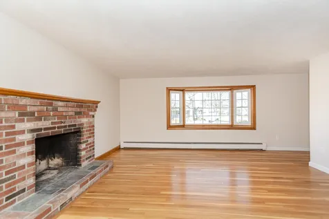 14 Cole Street Salem NH 03079