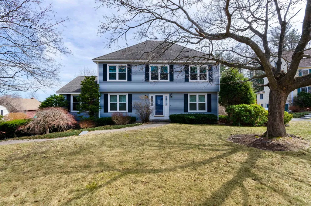 53 Parrish Hill Drive Nashua NH 03063