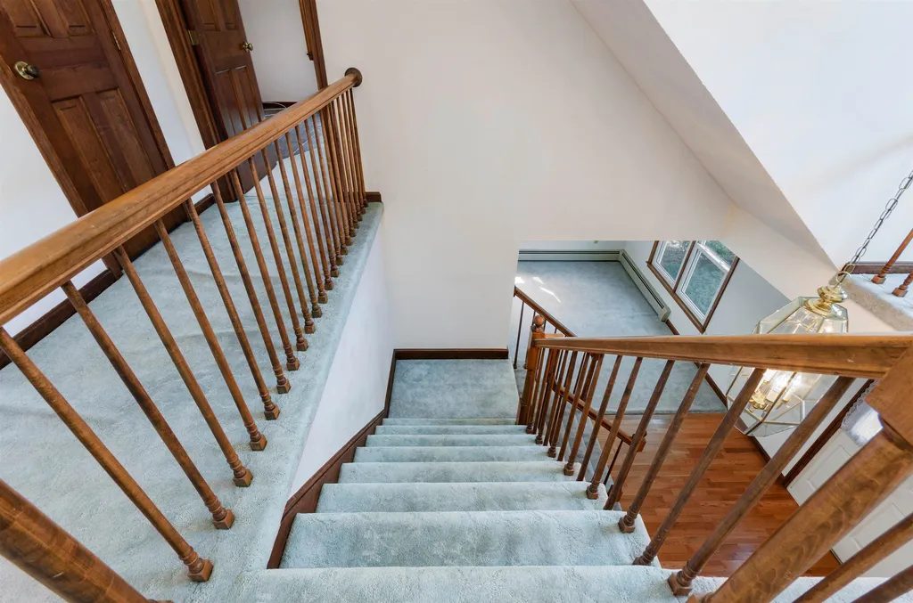 53 Parrish Hill Drive Nashua NH 03063