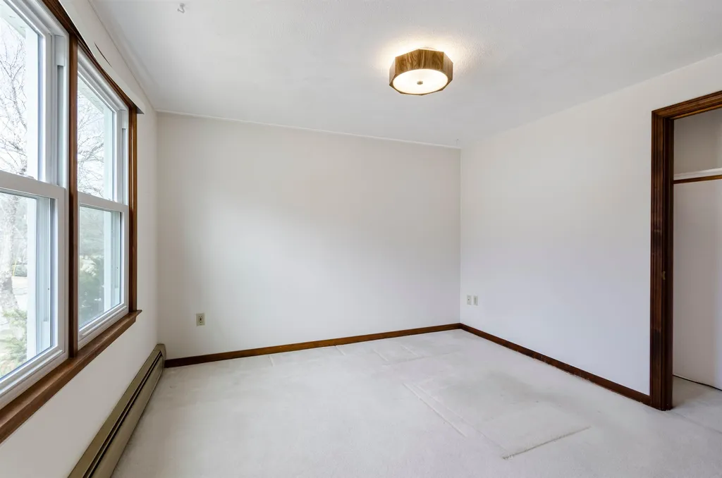53 Parrish Hill Drive Nashua NH 03063