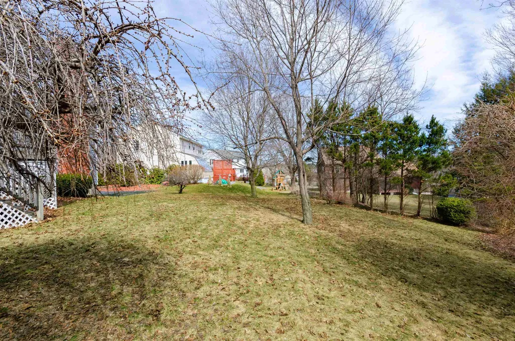 53 Parrish Hill Drive Nashua NH 03063