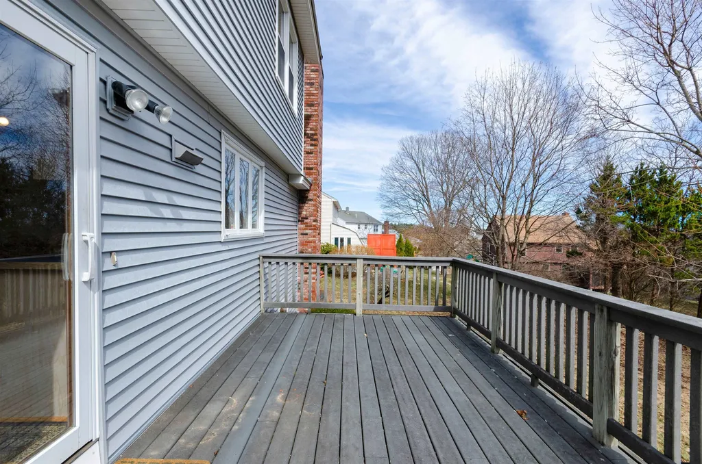 53 Parrish Hill Drive Nashua NH 03063